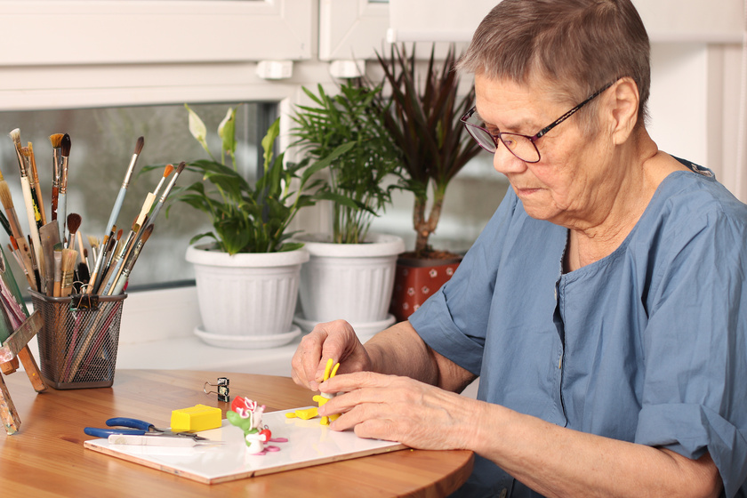 How Art Therapy Benefits The Elderly In Carmel, IN Assisted Senior